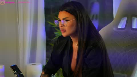 Dee online show from January 24, 9:49 am