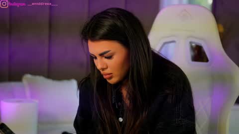 Dee online show from October 20, 11:57 am