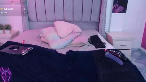 perla_hot_01 online show from November 29, 7:18 pm