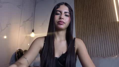 perla_lovely online show from June 11, 2:03 pm