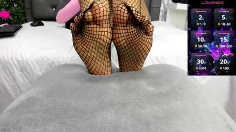 Perla Thompson online show from December 22, 8:36 pm