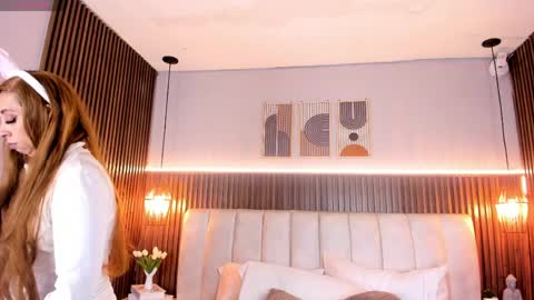 PerlaPreciosa online show from April 8, 4:14 am