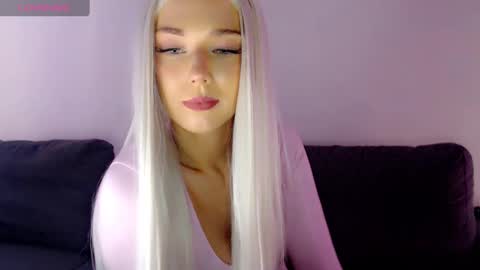 Isabella online show from December 17, 11:28 am