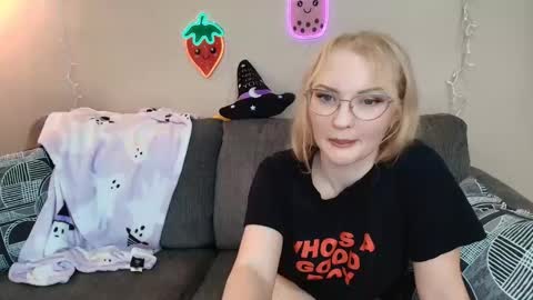 Little cupcake online show from September 26, 6:38 pm