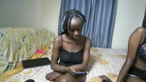 petite_funnie online show from October 31, 1:37 pm