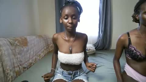 petite_funnie online show from November 3, 9:57 am