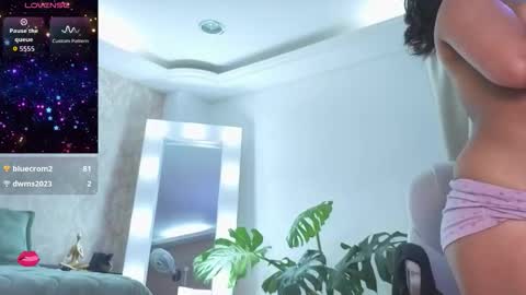 petite_molly_ online show from December 15, 1:27 pm