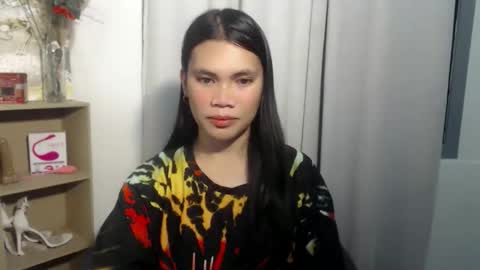 petite_pauline online show from February 15, 11:53 am