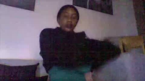 petite_princes online show from September 28, 7:41 pm