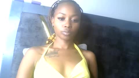 petite_queen69 online show from May 31, 8:21 pm