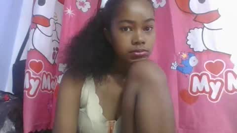 phania185885 online show from April 16, 4:35 am