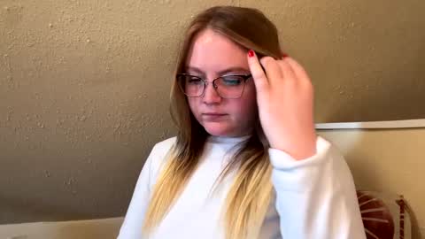 PhatAssBlond online show from February 1, 6:29 pm