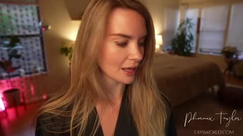 PHOENIX TAYLOR online show from October 16, 1:30 am