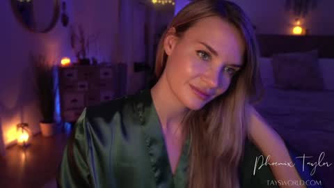 PHOENIX TAYLOR online show from November 22, 2:14 am