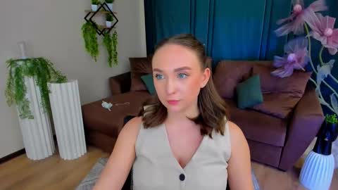 Emelie online show from October 12, 7:38 pm