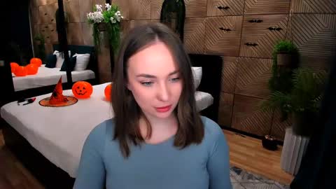 Emelie online show from October 28, 5:08 pm