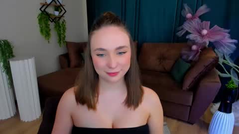 Emelie online show from November 11, 7:33 pm