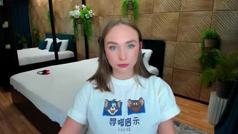 Emelie online show from September 28, 7:41 pm