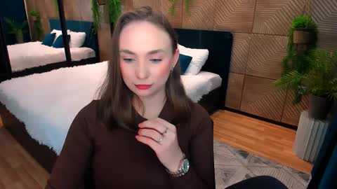 Emelie online show from December 4, 4:26 am