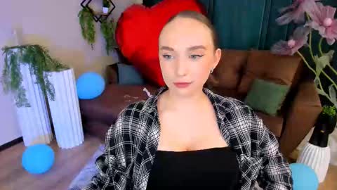 Emelie online show from September 11, 8:09 pm