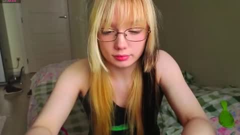 Mia or ur fav booty P online show from July 6, 7:57 am
