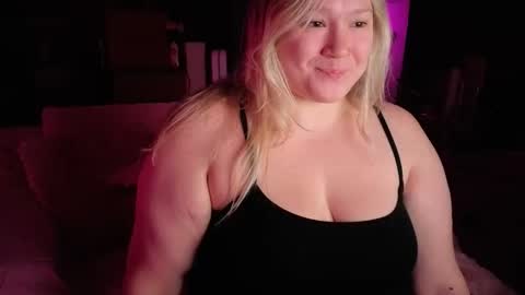 Piggy Rose online show from June 11, 1:38 am