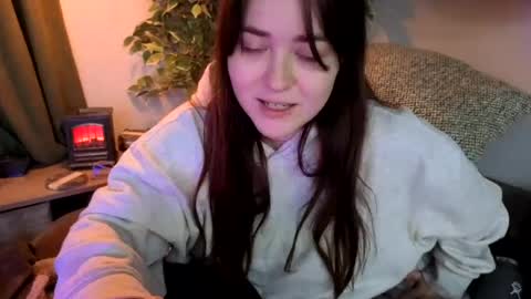PilloGoddess online show from August 3, 7:12 am