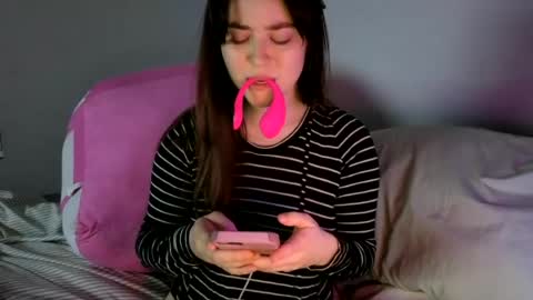 PilloGoddess online show from July 1, 6:13 am