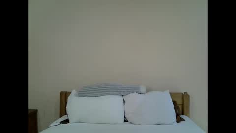 pinahotty online show from January 12, 7:13 am