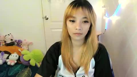 pinay beauty14 online show from January 11, 2:25 pm