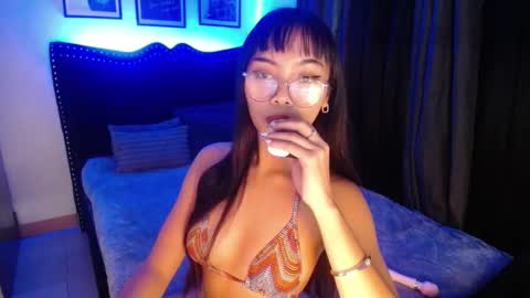 dee online show from September 14, 10:18 pm