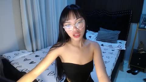 dee online show from February 19, 10:56 am