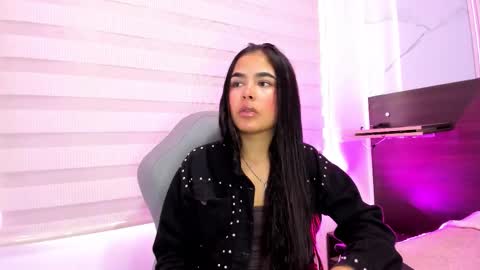 pink_as online show from October 1, 1:38 pm