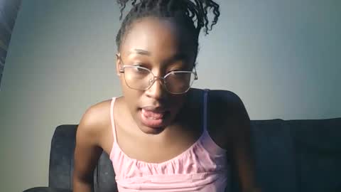 PinkyAura online show from February 10, 12:57 am