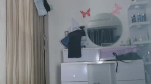 pinkxjuicy online show from September 18, 3:49 am