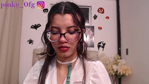 pinky_f00x online show from October 11, 2:16 am