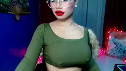 Tina online show from November 5, 9:09 pm