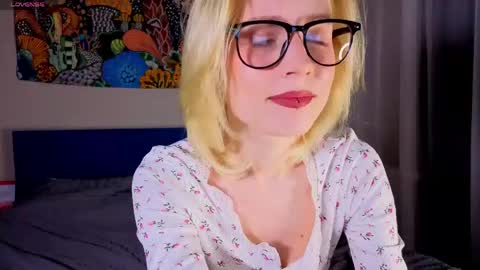 pis_sos online show from April 25, 10:29 pm