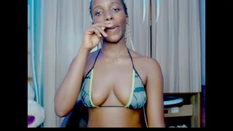 Ella online show from July 17, 10:52 am
