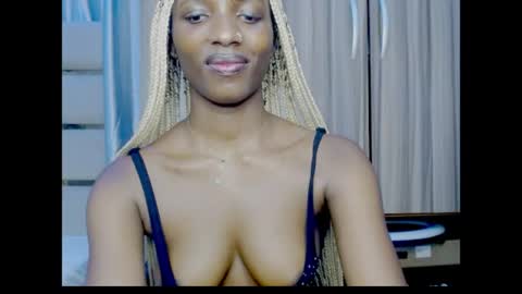 Ella online show from July 15, 10:31 am