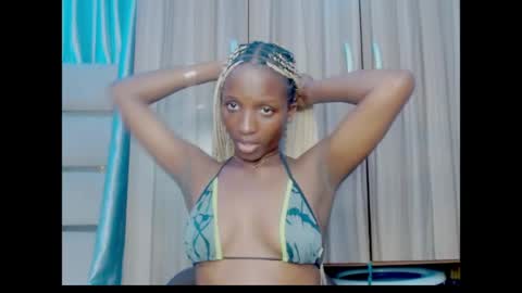 Ella online show from July 9, 4:31 pm