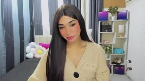 pixiedoll_ online show from July 12, 7:04 pm