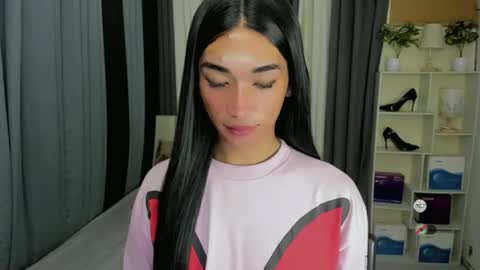 pixiedoll_ online show from February 24, 9:41 am