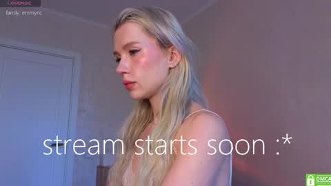 Emmy cheekslap and Edward online show from March 3, 11:05 am