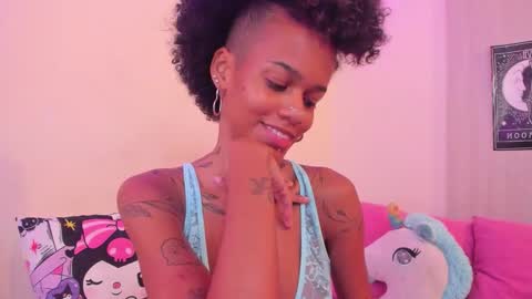 Venus  Vee  Cutie online show from November 12, 2:04 pm