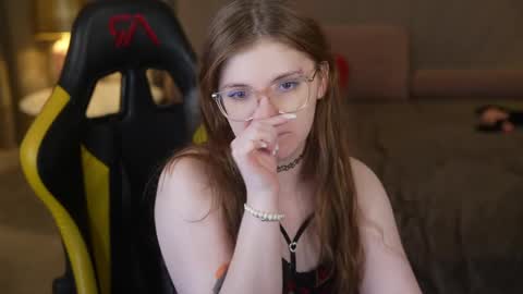 Lana online show from April 15, 5:02 pm