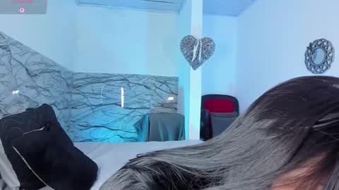 Emi online show from March 25, 9:28 pm