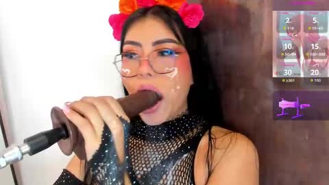 pocahontas_lantina online show from September 25, 4:11 am