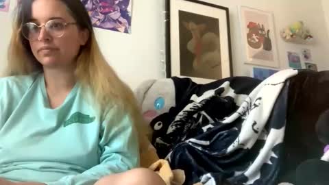 sweet angel baby  online show from April 10, 12:44 pm