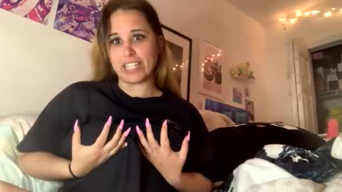 sweet angel baby  online show from March 26, 11:34 am